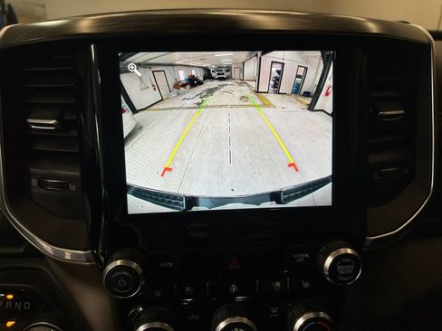 Used 2019 RAM 1500 Laramie AWD/4WD image 16