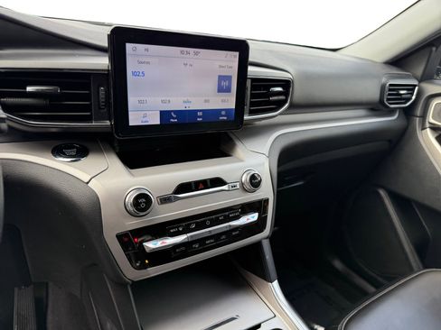 Used 2023 Ford Explorer XLT w/ Equipment Group 202A image 12