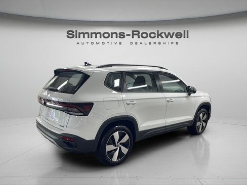 Used 2025 Volkswagen Taos S AWD/4WD image 5