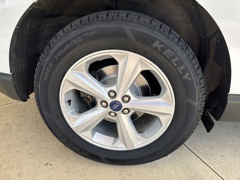 Used 2016 Ford Edge SE image 33