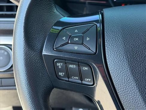 Used 2018 Ford Explorer XLT w/ Equipment Group 201A FWD image 19