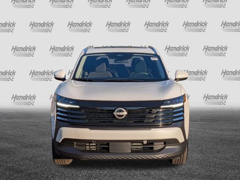 Used 2025 Nissan Kicks SV w/ SV Premium Package image 3