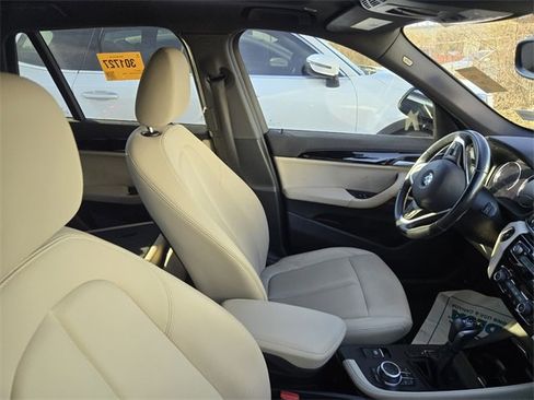 Used 2018 BMW X1 sDrive28i w/ Convenience Package image 2