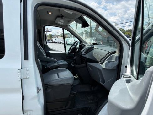 Used 2018 Ford Transit 150 XL image 31
