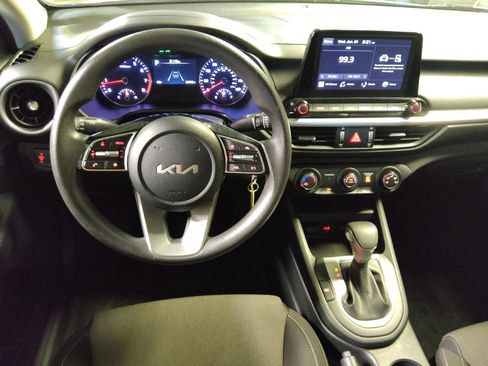 Used 2024 Kia Forte LXS w/ LXS Technology Package FWD image 22