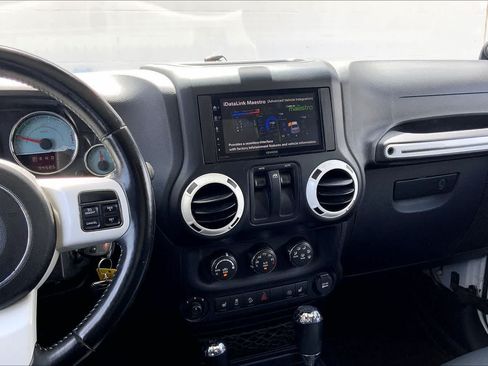 Used 2014 Jeep Wrangler Sahara AWD/4WD image 14