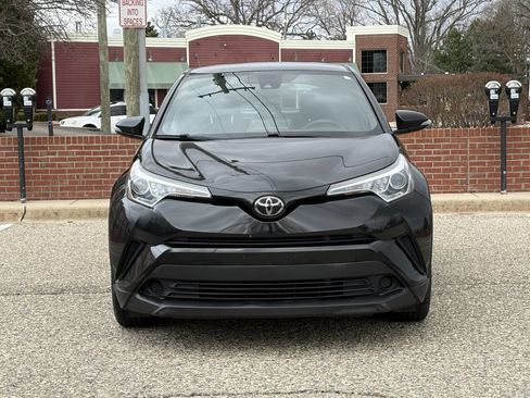 Used 2019 Toyota C-HR LE image 5