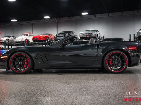 Used 2012 Chevrolet Corvette Grand Sport w/ 3LT Preferred Equipment Group RWD image 2