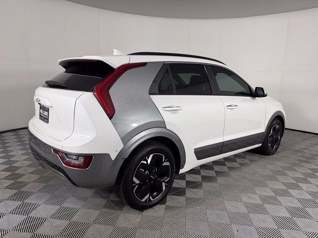 Used 2023 Kia Niro Wave FWD image 7
