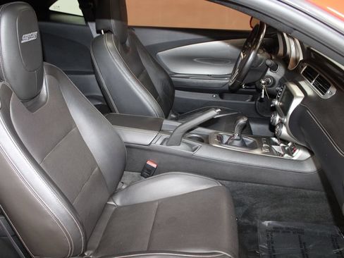 Used 2015 Chevrolet Camaro SS RWD image 23