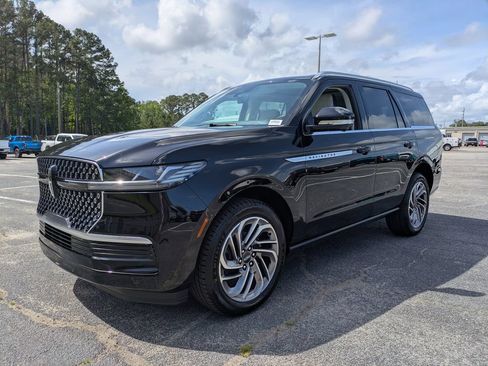 New 2026 Lincoln Navigator Reserve AWD/4WD image 8