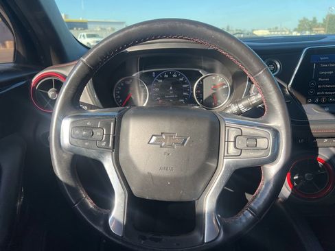 Used 2019 Chevrolet Blazer RS w/ Sun and Wheels Package FWD image 9