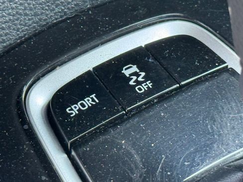 Certified 2022 Toyota Corolla SE FWD image 28