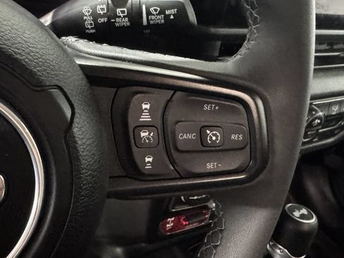 Used 2025 Jeep Wrangler Unlimited Sport AWD/4WD image 7