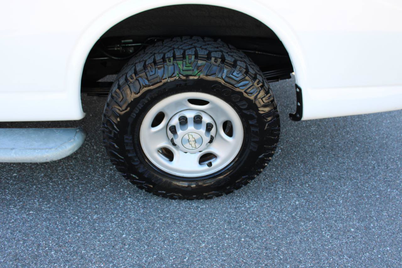 Used 2022 Chevrolet Express 2500 w/ Driver Convenience Package RWD image 26