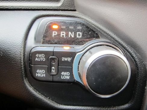 Used 2019 RAM 1500 Big Horn AWD/4WD image 11
