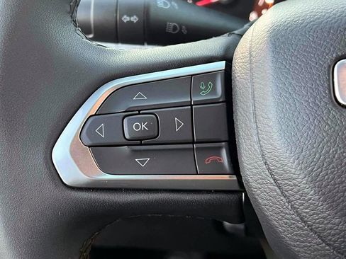 Certified 2024 Jeep Compass Latitude image 19