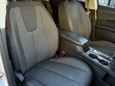 Used 2017 Chevrolet Equinox LT w/ Convenience Package image 14