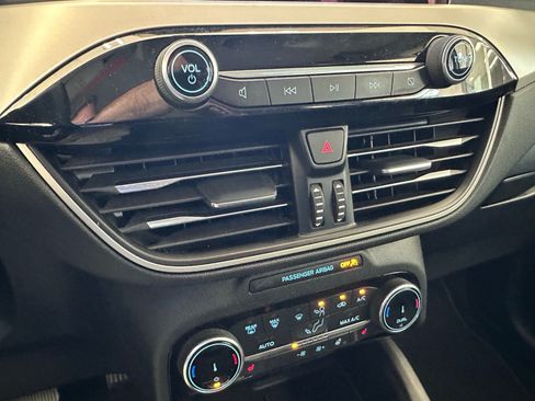 Used 2022 Ford Escape SEL FWD image 32