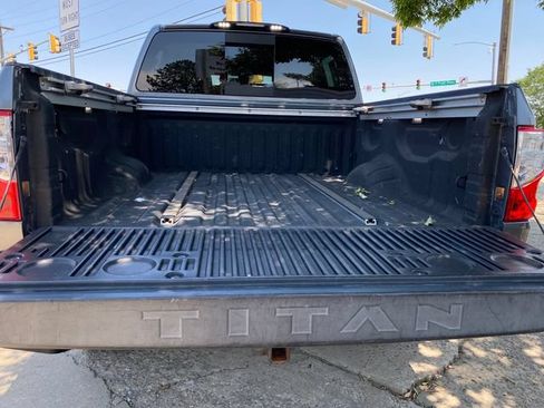 Used 2017 Nissan Titan PRO-4X AWD/4WD image 25