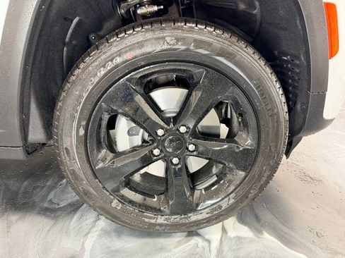 New 2026 Jeep Grand Cherokee L Limited AWD/4WD image 25