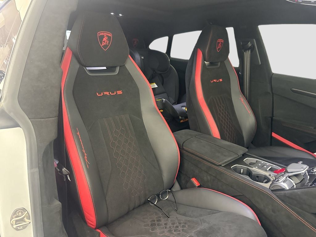 Used 2024 Lamborghini Urus Performante AWD/4WD image 29