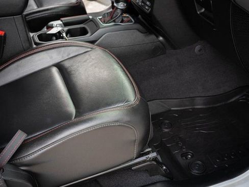 Used 2021 Jeep Wrangler Unlimited Rubicon image 33