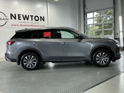 Used 2025 INFINITI QX60 Pure image 38