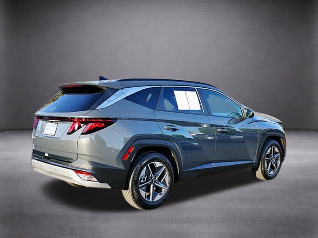 Certified 2026 Hyundai Tucson SEL Plus FWD image 4