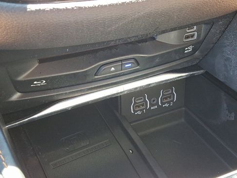 Used 2022 Chrysler Pacifica Pinnacle AWD/4WD image 27