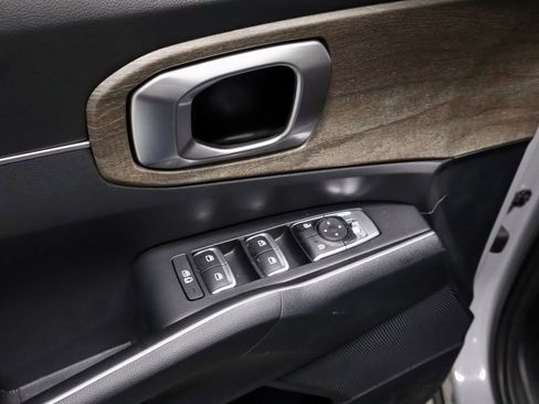 Used 2023 Kia Sorento S w/ Panoramic Sunroof Package image 25