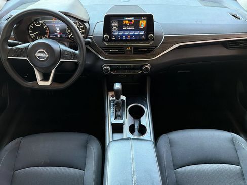 Used 2024 Nissan Altima 2.5 SV FWD image 18