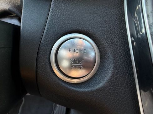 Used 2019 Mercedes-Benz GLC 300 w/ Premium Package image 21