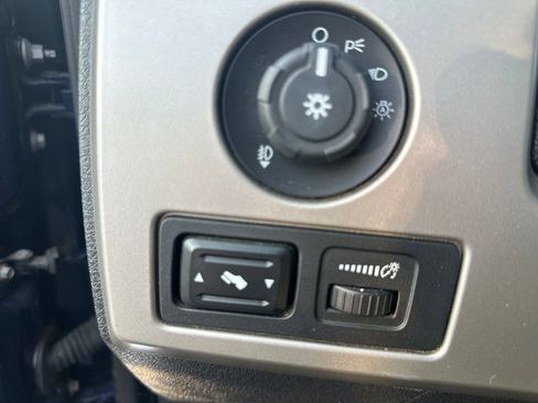Used 2010 Ford F150 Lariat AWD/4WD image 28