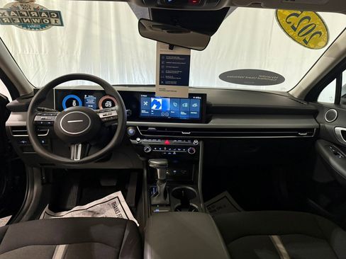 Used 2025 Hyundai Sonata SE image 38