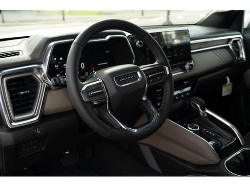 New 2026 GMC Canyon Denali image 11