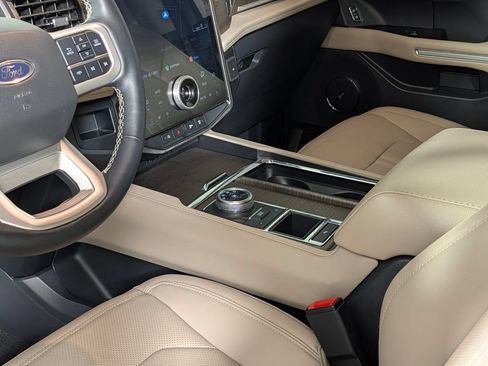 Certified 2024 Ford Expedition Limited RWD image 25