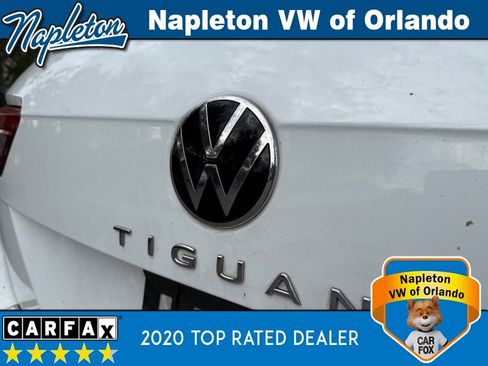Used 2022 Volkswagen Tiguan SE w/ Panoramic Sunroof Package image 11