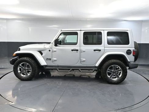 Used 2023 Jeep Wrangler Altitude image 11