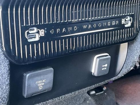 Used 2023 Jeep Grand Wagoneer Series II image 25