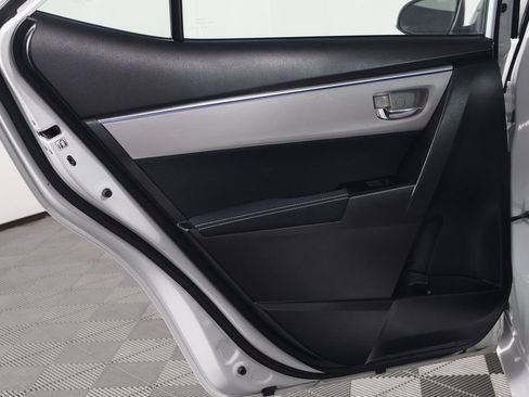 Used 2016 Toyota Corolla LE FWD image 13