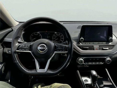 Used 2023 Nissan Altima 2.5 SR FWD image 26