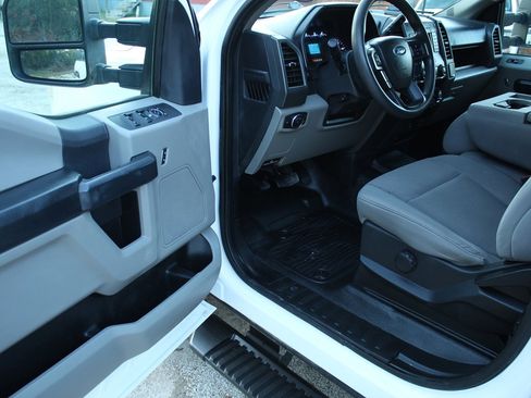 Used 2022 Ford F250 XL w/ Power Equipment Group image 16