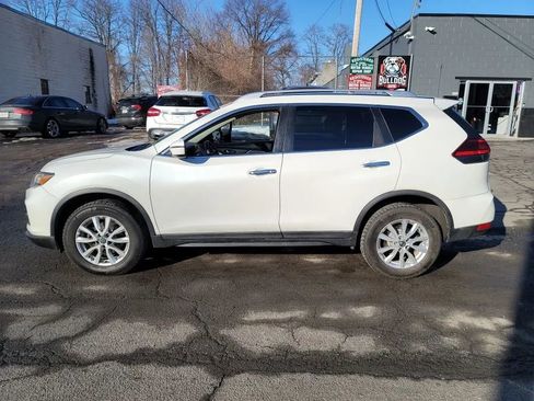 Used 2017 Nissan Rogue SV AWD/4WD image 8