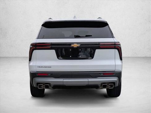 Used 2026 Chevrolet Traverse LT image 7