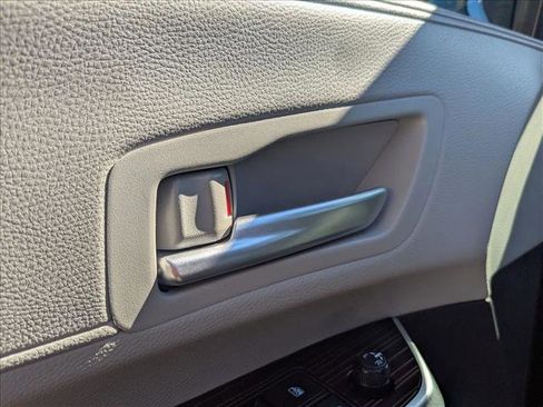 Used 2021 Toyota Sienna XLE image 12