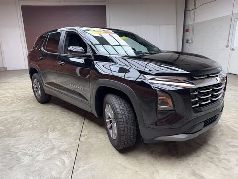 Used 2026 Chevrolet Equinox LT w/ Convenience Package II FWD image 7