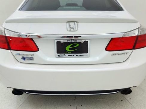 Used 2015 Honda Accord Sport image 11