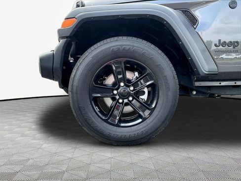 Used 2022 Jeep Wrangler Unlimited Sport AWD/4WD image 32