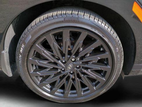 Certified 2025 Hyundai Santa Fe Calligraphy image 11